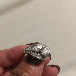 Women's Sterling Silver Fashion ring.